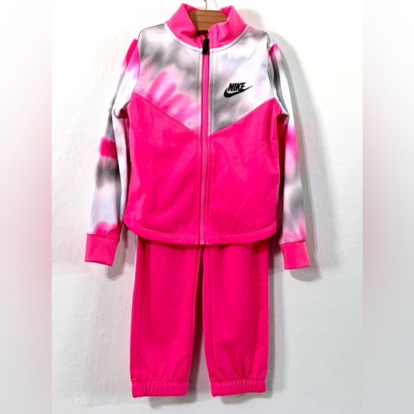 Nike Pink and White Toddler Girl Sz.4-5 year Tracksuit - Picture 1 of 4